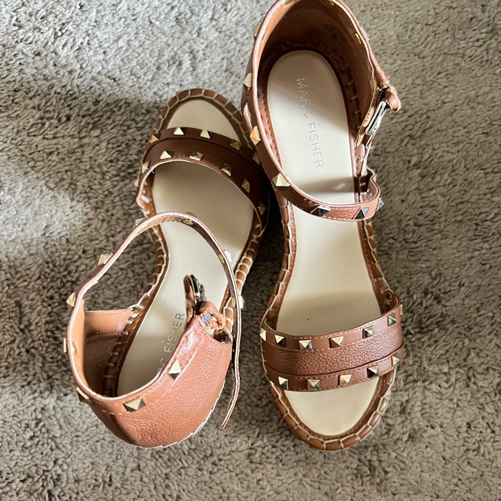 Marc Fisher wedges